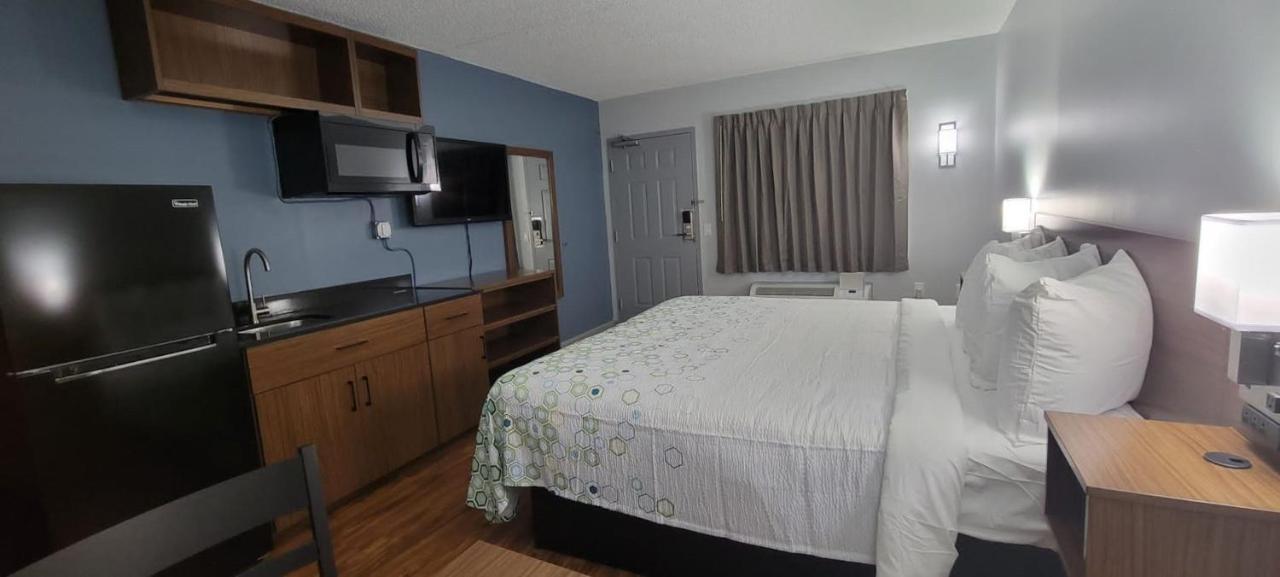 Hometowne Studios By Red Roof Egg Harbor-Atlantic City Airport Эгг-Харбор-Тауншип Экстерьер фото