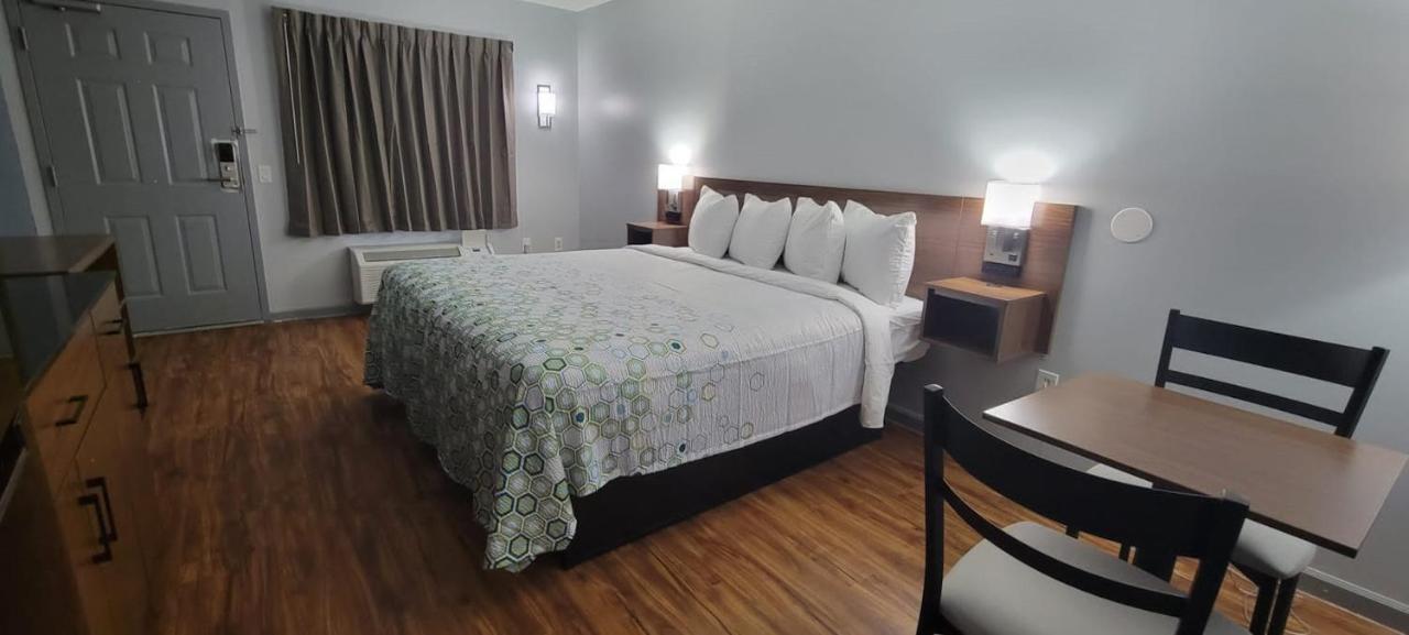 Hometowne Studios By Red Roof Egg Harbor-Atlantic City Airport Эгг-Харбор-Тауншип Экстерьер фото