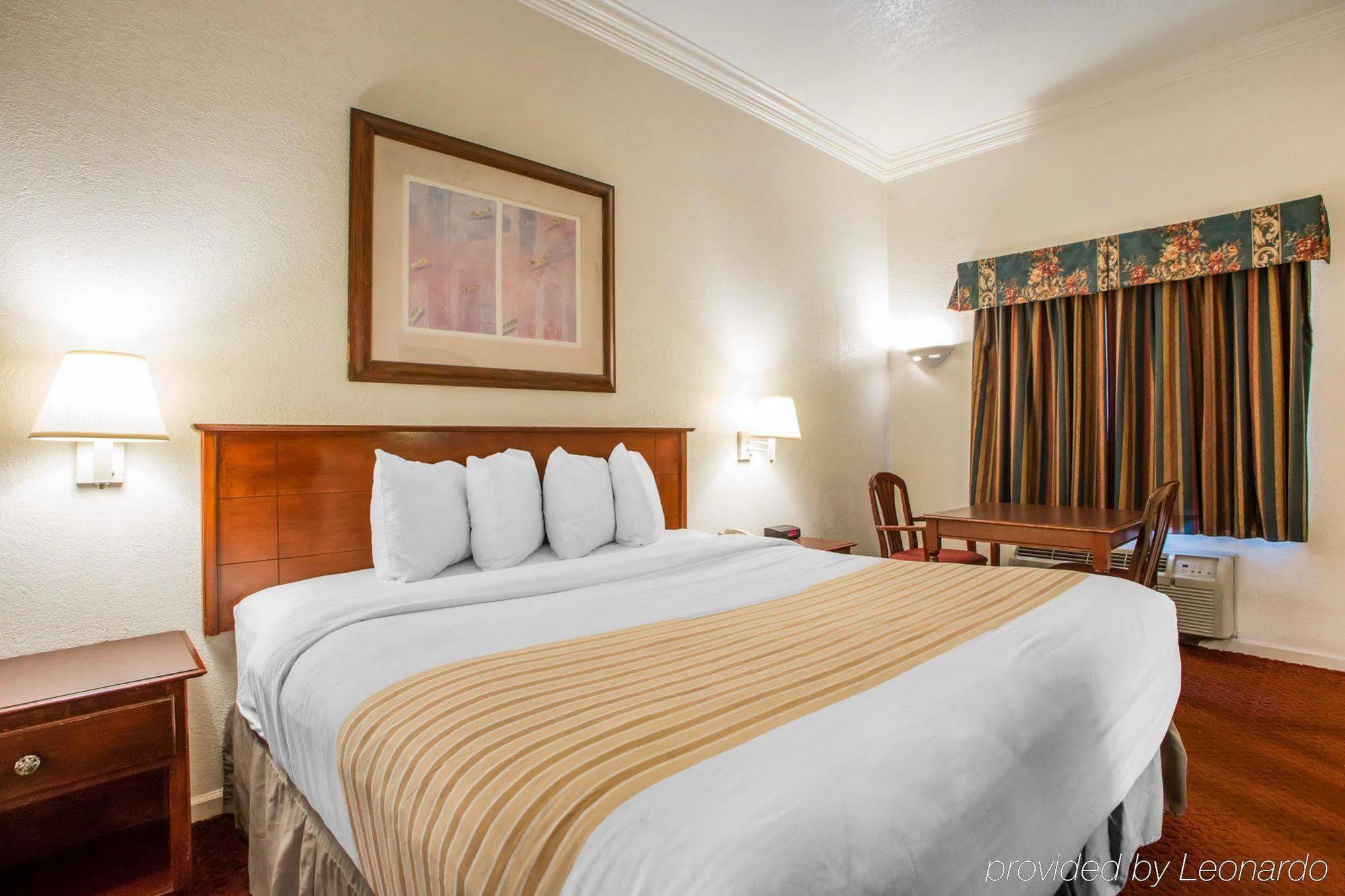Hometowne Studios By Red Roof Egg Harbor-Atlantic City Airport Эгг-Харбор-Тауншип Экстерьер фото