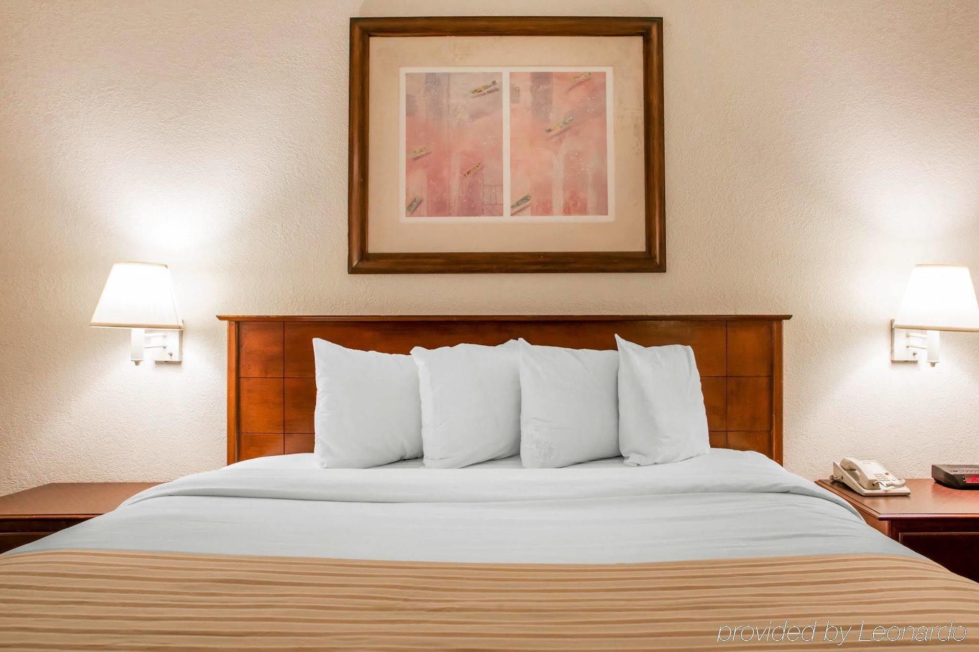 Hometowne Studios By Red Roof Egg Harbor-Atlantic City Airport Эгг-Харбор-Тауншип Экстерьер фото